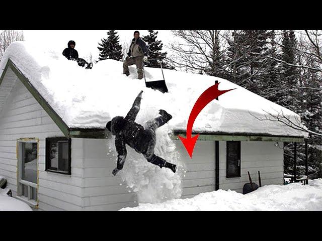 Idiots Dangerous Roof Snow Removal Tools ! Snow Sliding Off The Roof - Snow Falling on Head and Cars