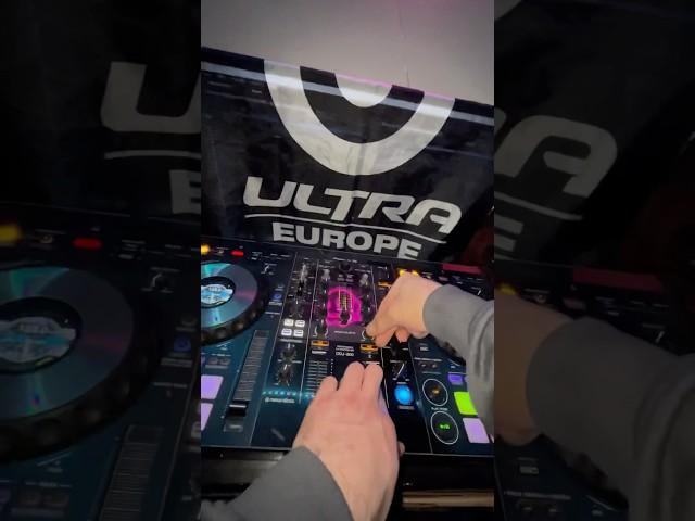 Unreal DJ skills under 1 min #dj #djlife #festival #techno #hardtechno