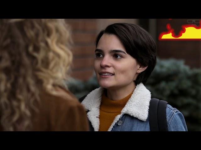 Trinkets Kiss Scene!!! Brianna Hildebrand and Katrina Cunningham