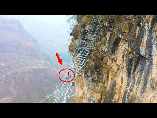 Sichuan Cliff Village, the road down the ladder is too scary