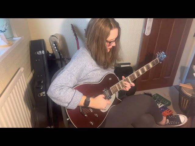 @lobeliamusic demoing the Gretsch G5260 Electromatic Jet Baritone, Dark Cherry Metallic with mini