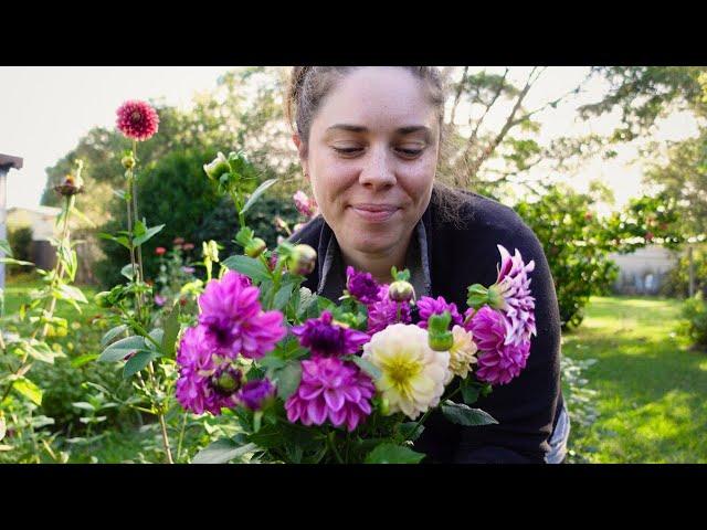 Last Harvests & Saying Goodbye to the Flowers For Now  End of Season Flower Farm Tour