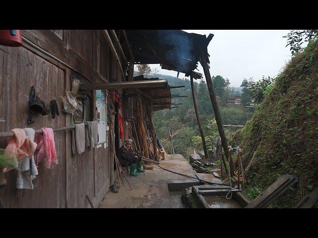 China rural village walk. Traditional mountain village life. Queniao Village(雀鸟村), Guizhou・4K