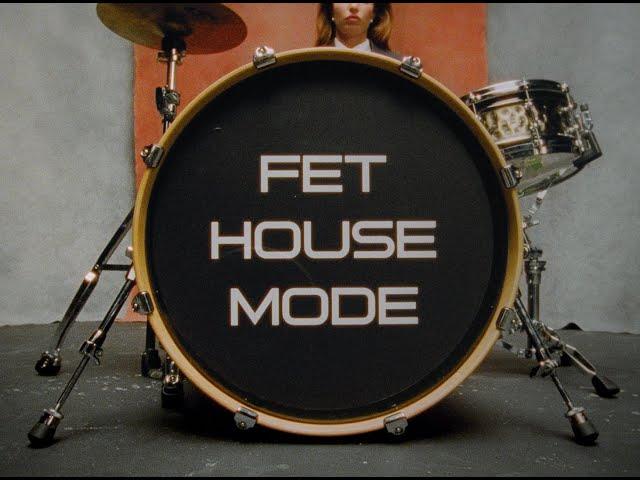 Rebecca & Fiona - Fet House Mode