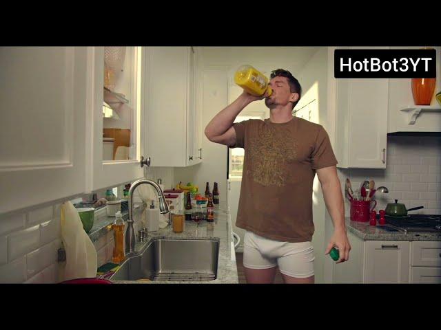 Steve Howey bulto | Making Babies (2018) | Hot Bot 3