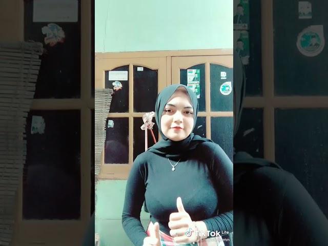 tiktok jilbab hitam dada ketat#