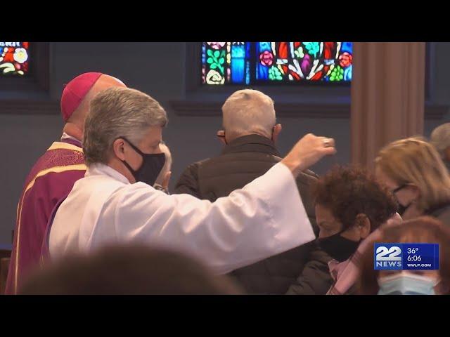 Longmeadow church offers 'ashes to go' for busy Ash Wednesday