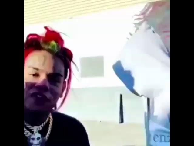 6ix9ine But he's too happy