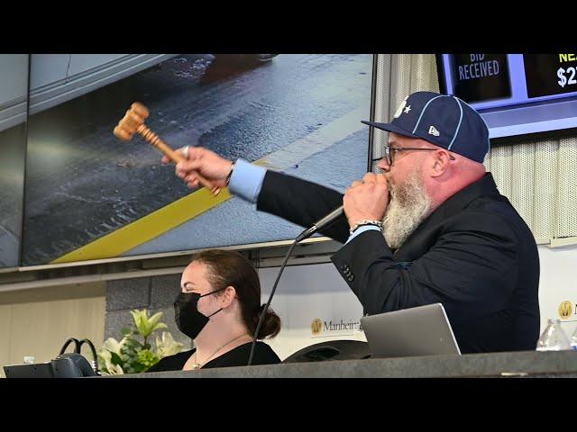 Tommy Bellamy Auctioneer,  World Automobile Auctioneers Championship Manheim Auto Auction, Dallas Tx