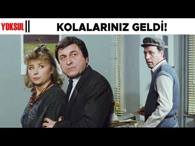 Yoksul Türk Filmi | Yoksul, Sekreteri ile Mahmut Bey'i Uygunsuz Vaziyette Yakalıyor