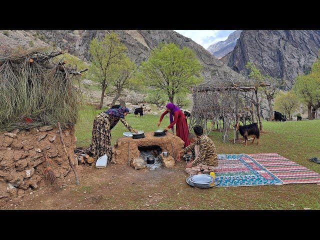 Nomads Making Lunch : Nomads of Iran