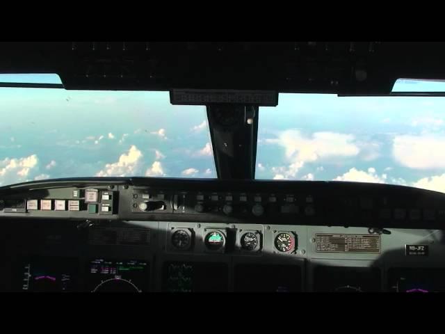 Bombardier Challenger 604 Cockpit View