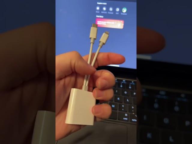 SD card reader with dual plugs for lightning and usb c #brandonveza #brandonvezareviews