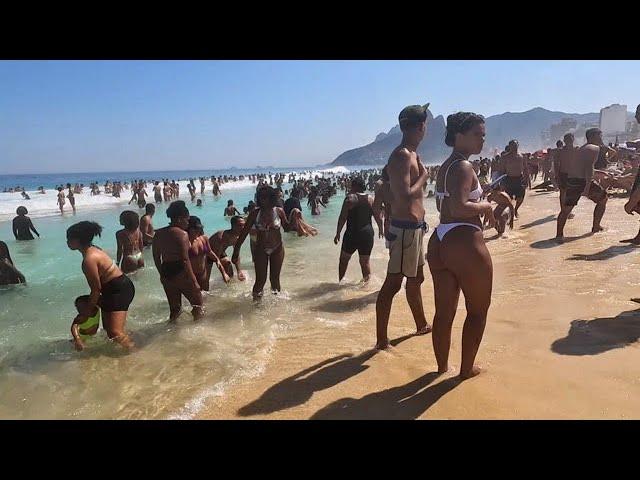 IPANEMA BEACH , RIO DE JANEIRO, BRAZIL 