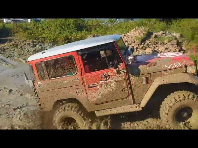 Toyota Land Cruiser FJ40 In Mud Route - 4x4 Extreme Trail And All Stuck