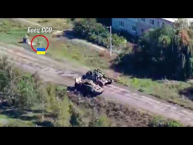 русский танк vs солдат ВСУ russian tank vs AFU soldier