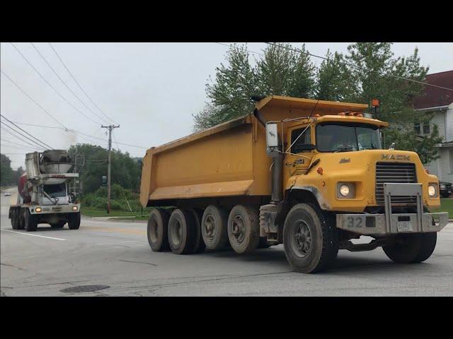 Lots of Macks! Park Truck Spotting!