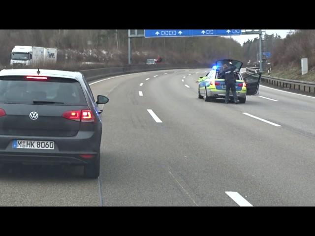 Германия -  полицейские перекрыли автобан из-за выпавшей сумки