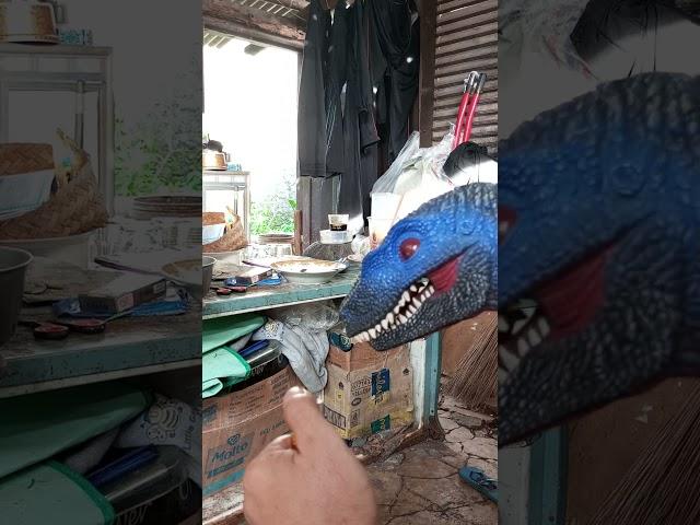 the blue raptor can blow fire #dinosaurs #blueraptor #velociraptor #subscribe #shorts