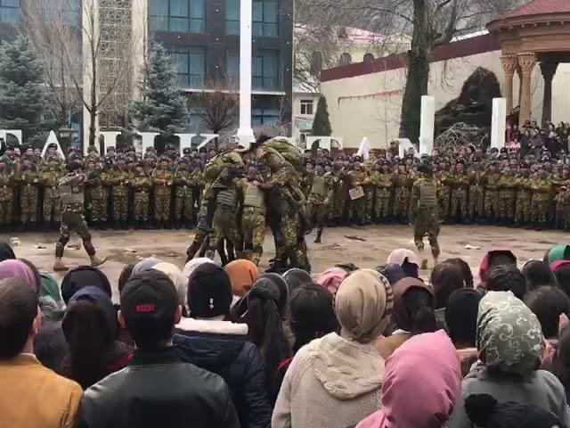 Машкхои харбии  Сарбозони Кисмхои Харбии Нохияи Дарвоз дар Таги Чанор 23феврал 2021