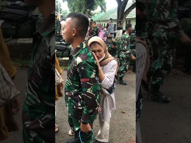 Viral seorang kakak menangis saat sang adik hendak pergi tugas negara #shorts