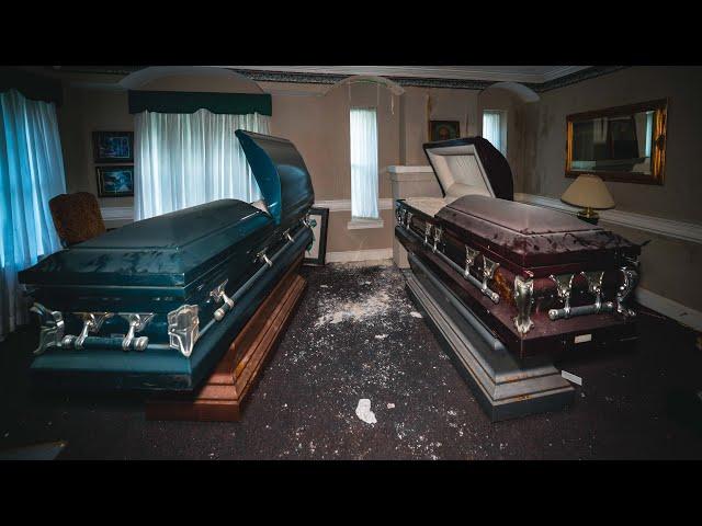 ABANDONED Funeral Home | Family Lived Inside!!!