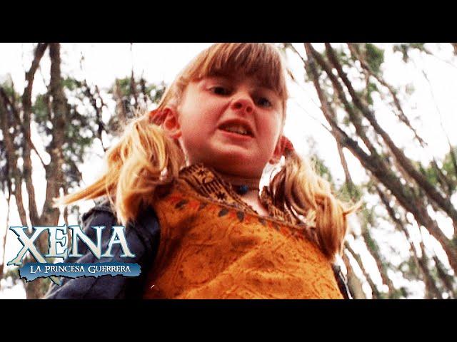 ¡Xena hace de Dafne una peligrosa adversaria! | Xena: La Princesa Guerrera