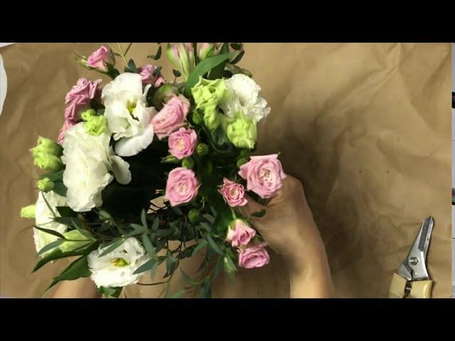 Spiral Posy in Vase