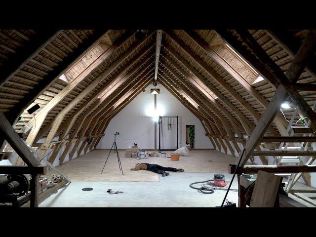 Hayloft studio - OAK FLOORING