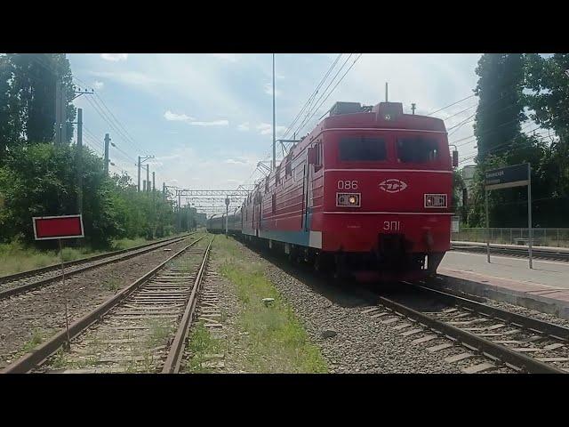 «Двойная тяга» ЭП1-086 и ЭП1-357 с пассажирским поездом №340 Новороссийск - Нижний Новгород