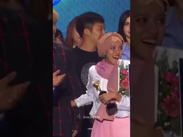 Jimin Likes it when He saw the Hijab Girl #Jimin #Army #Bts #BrsArmy #Bangtan #Kpop