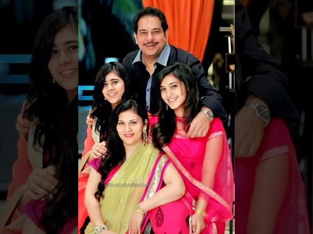  Dipika Chikhlia Husband  Hemant Topiwala with #kids Juhi & Nidhi Topiwala #dipikachikhlia #family