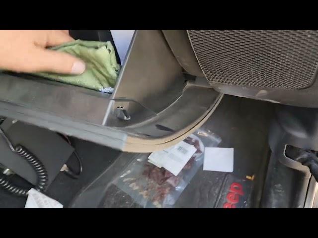 Cabin air filter removal on a 2021 Jeep JL Wrangler/ Gladiator