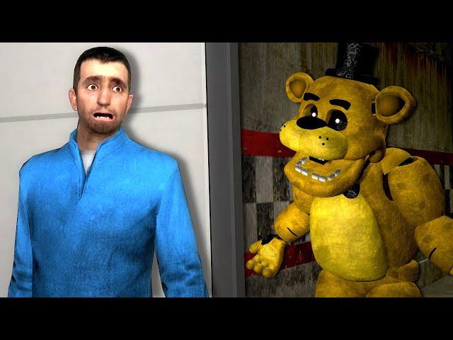 Hiding from GOLDEN FREDDY in the Pizzeria! (Garry's Mod)