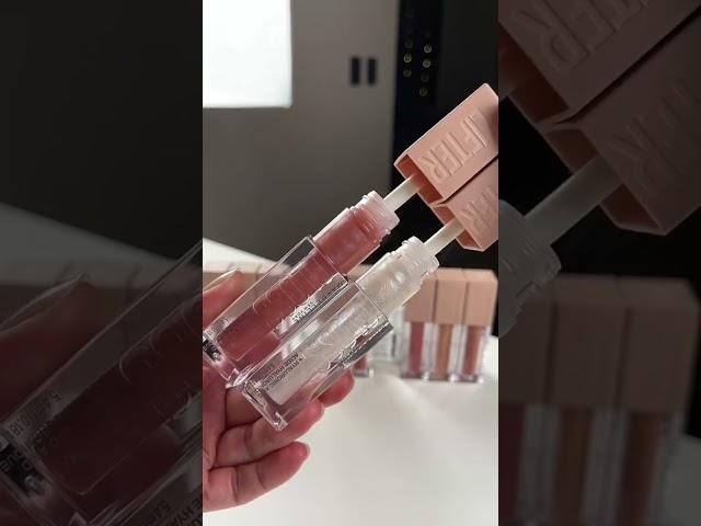 ¿Que tono elegirías?  Ambos son de mis fav  son demasiado bonitos  Maybelline Lifter Gloss