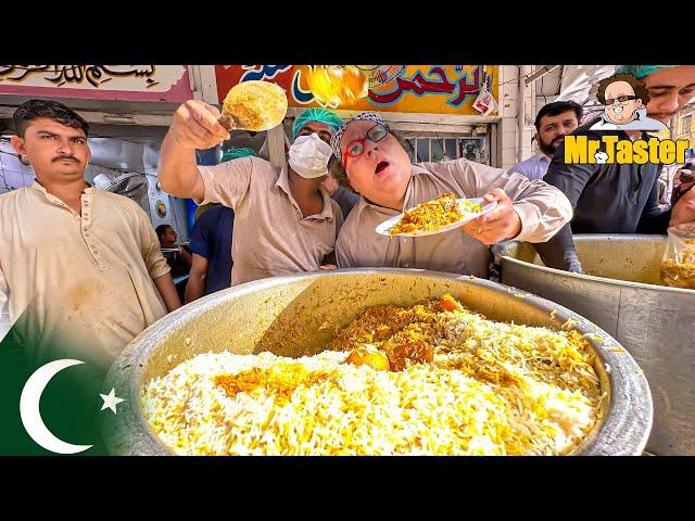 Al Rehman Biryani - King of Chicken Biryani Insane Serving Skills in Karachi + Pakistani Street Food