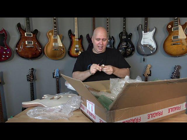 Crimson Guitar kit unboxing