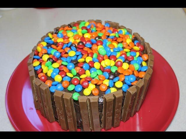 Kit Kat Cake with CookingAndCrafting