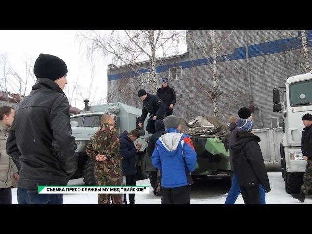 "Несовершеннолетние бийчане примерили на себя бронезащиту" (новости Бийска, 25.02.16г., Будни)