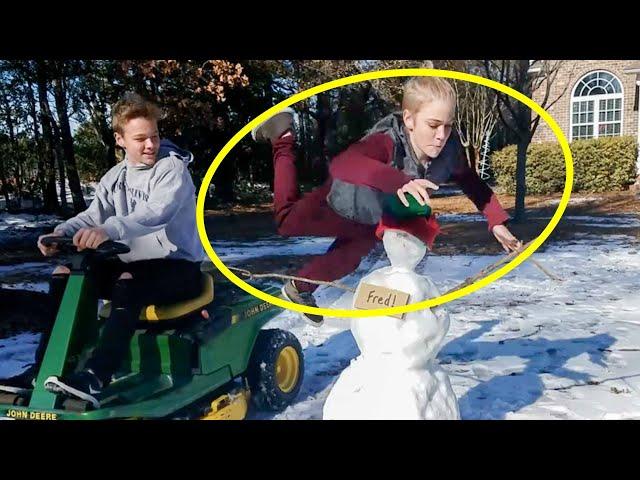 Christmas GONE WRONG! & More Funny Holiday Fails