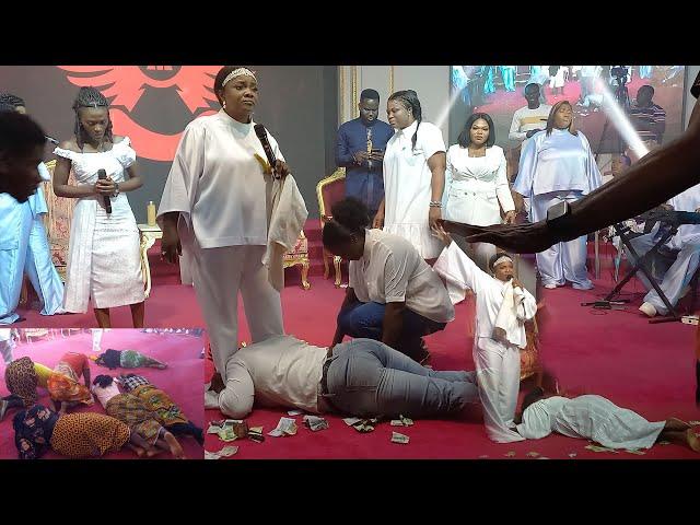 Ohemaa Mercy 1&Half Hours Of Thanksgiving And Breakthrough Worship That Brings Holy Spirit Closer
