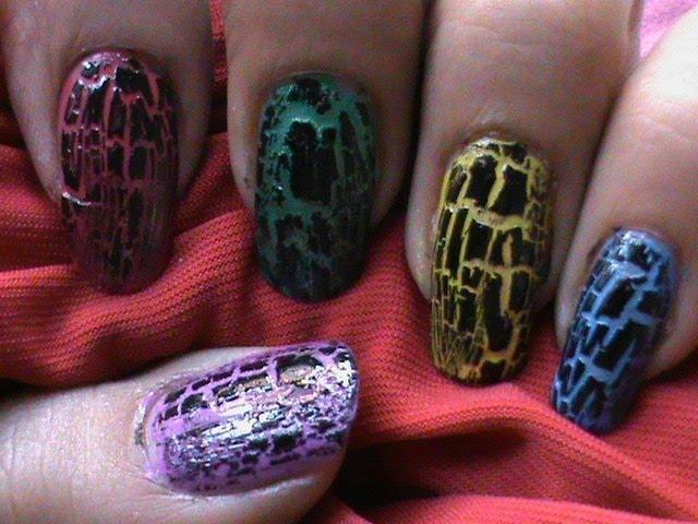 How to use crackle nail polish ? * Crack Nails Tutorial *