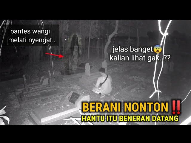 HANTU TERTANGKAP KAMERA?? NEKAD UJI NYALI SENDIRI DI RUMAH DEKAT KUBURAN ANGKER