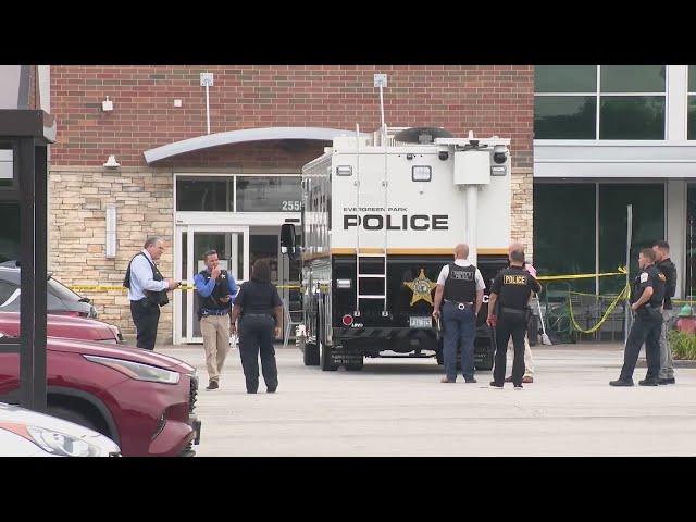 Mariano's worker shot to death in Chicago suburb