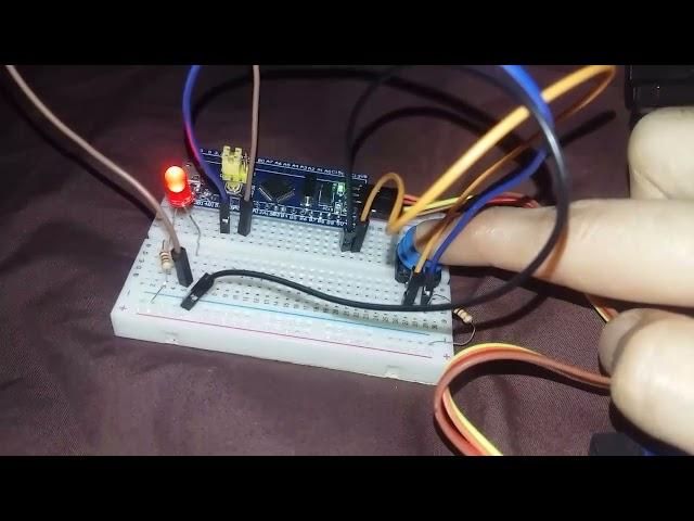 (Demo) Push Button with STM32 Blue Pill using STM32Cube IDE   Read Digital Input Pins