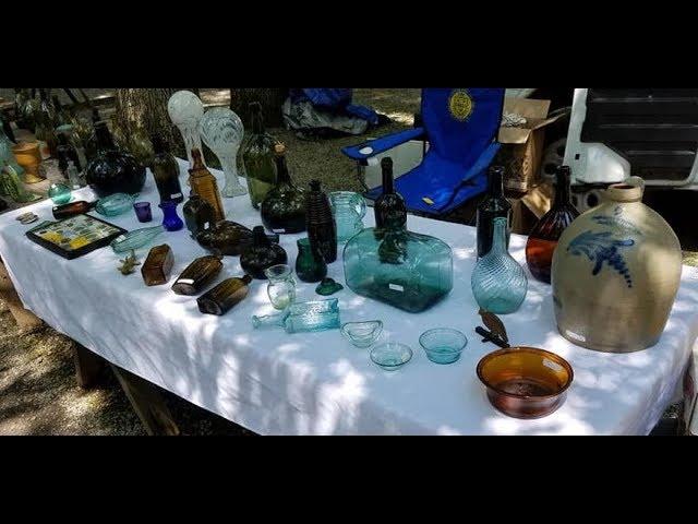 Buying and Selling at the Shupp's Grove Pa Bottle Show.  Picking Antiques for Profit