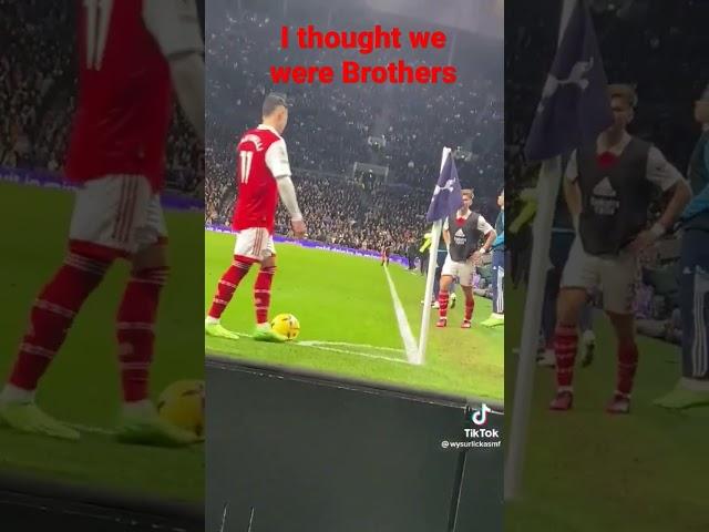 martinelli vs richarlison brawl  richarlison is angry. arsenal vs tottenham.