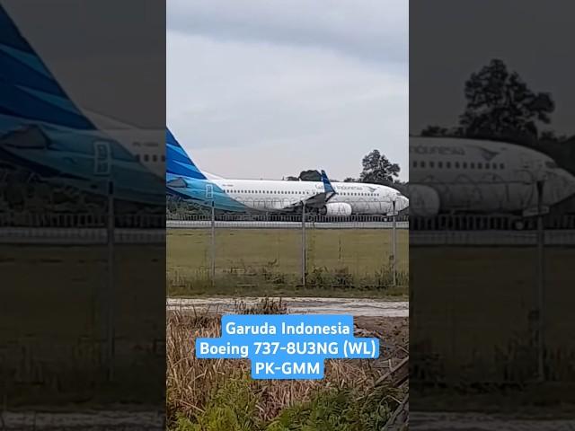 Garuda Indonesia ガルダインドネシヤ Boeing 737-800NG backtrack & takeoff to CGK #garudaindonesia #shorts