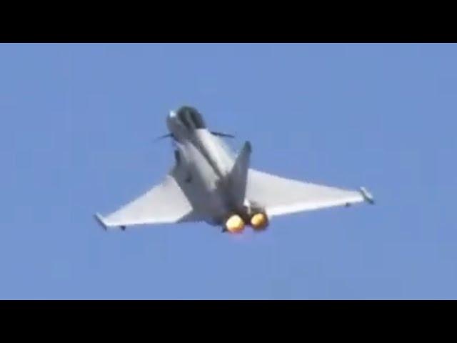 INCREDIBLE MANEUVERABILITY OF EUROFIGHTER TYPHOON DEMONSTRATED AT AIRSHOW