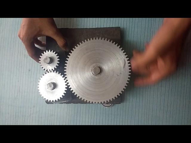 Reverse gear mechanism for in handicap person